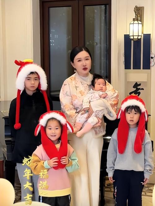 今天澳门晚9点35开特和张纪中回应前妻喊话与张纪中回应前妻喊话视频